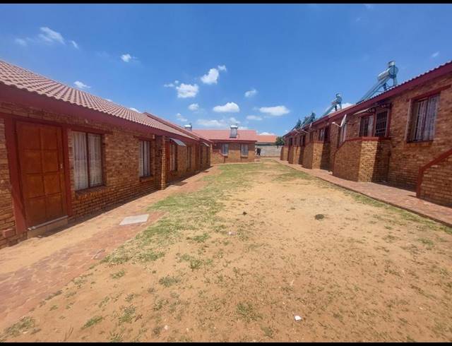 2 BEDROOM APARTMENT FOR SALE IN OLIEVENHOUTBOSCH